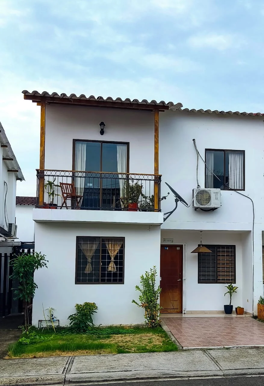 Prestamo hipotecario Casa en Venta con 3 dormitorios en urbanización